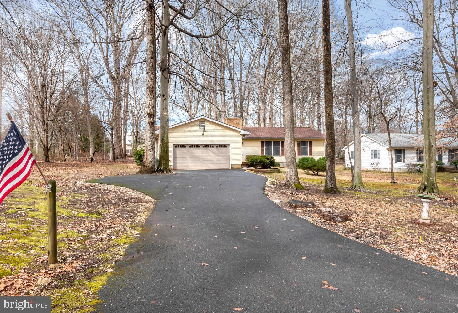7286 Glen Ridge Road Easton, MD 21601 - Photo 3 of 34 Asphalt driveway.