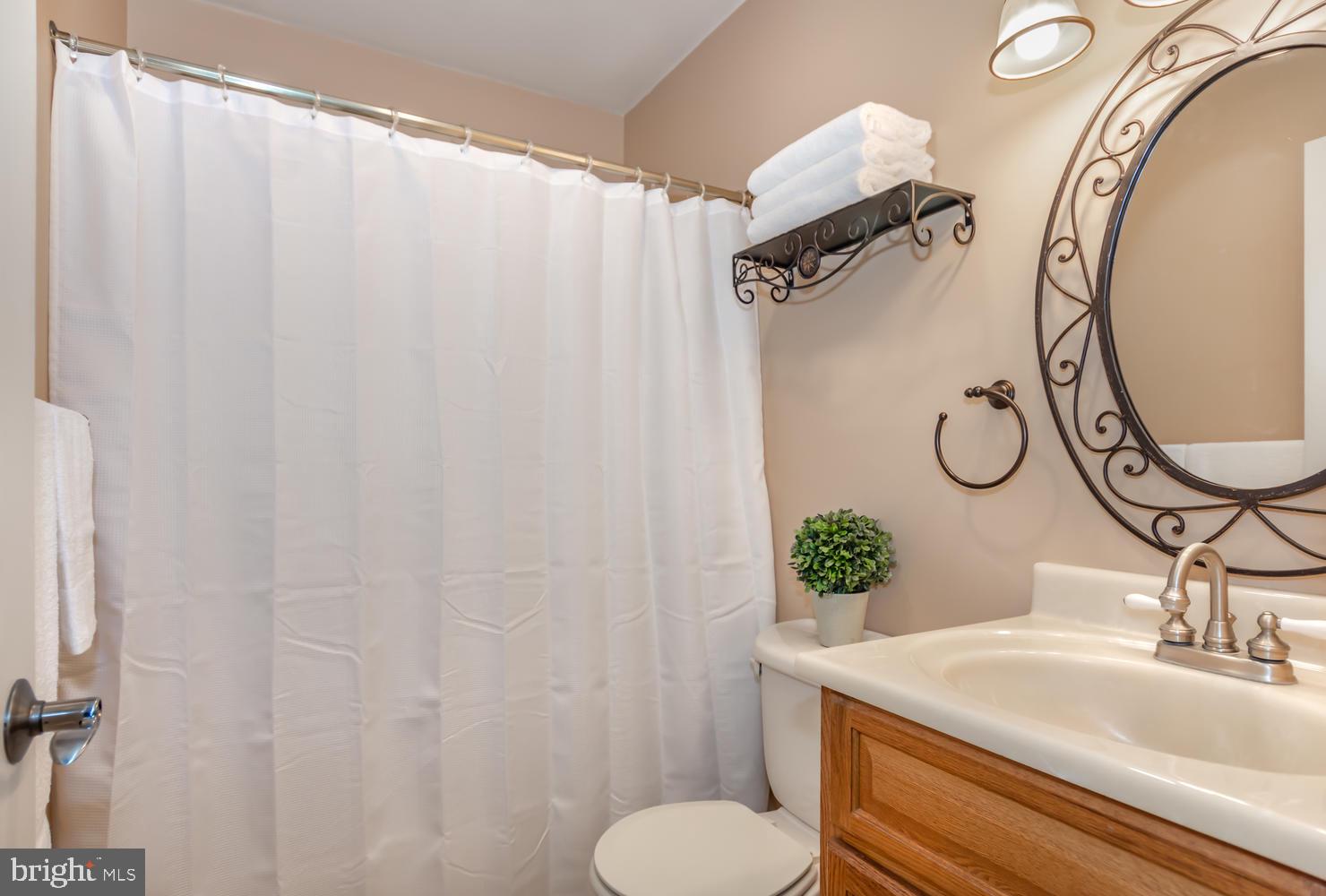 7286 Glen Ridge Road Easton, MD 21601 - Photo 28 of 34 Great guest bath