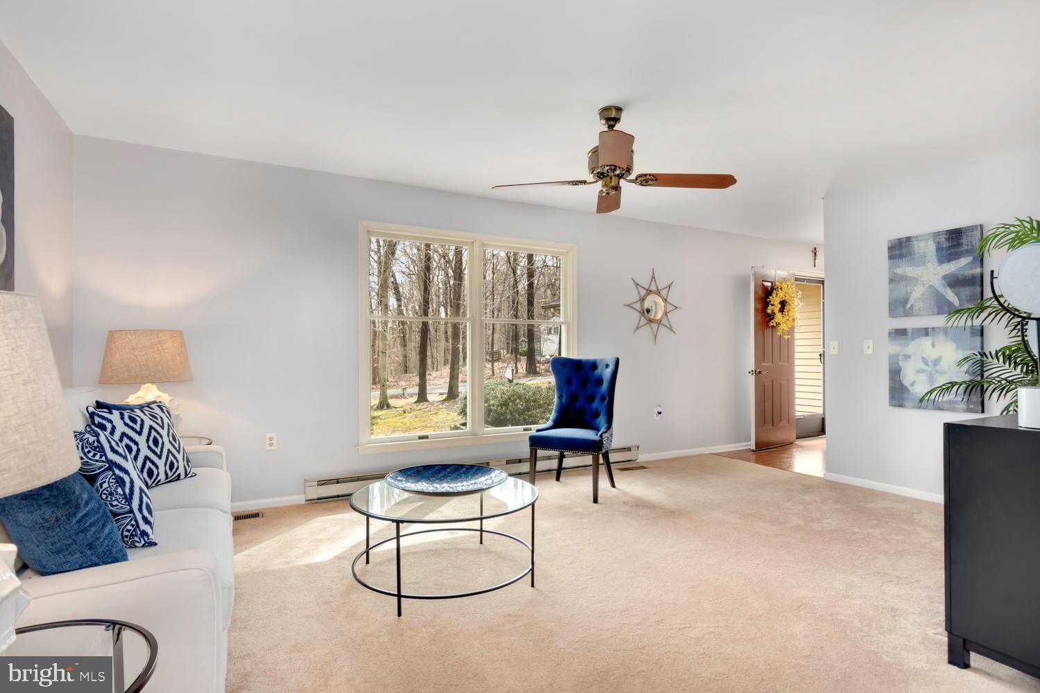 7286 Glen Ridge Road Easton, MD 21601 - Photo 6 of 34 Spacious living room .
