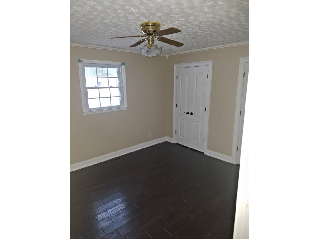 134 White Road Elizabethton, TN 37643 - Photo 8 of 36 Photo 8