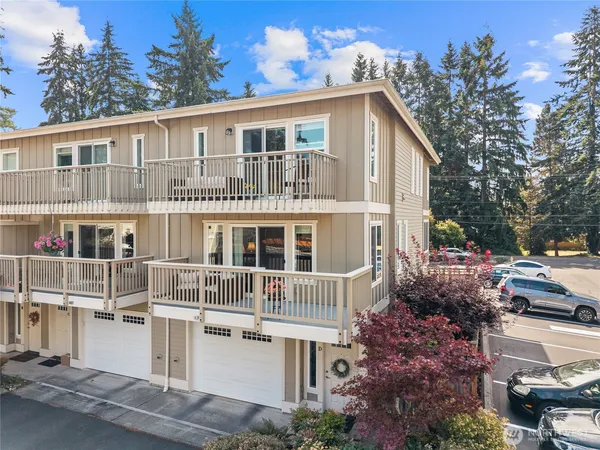 $600,000 | 7803 218th Street Southwest, Unit D, Edmonds, WA 98026