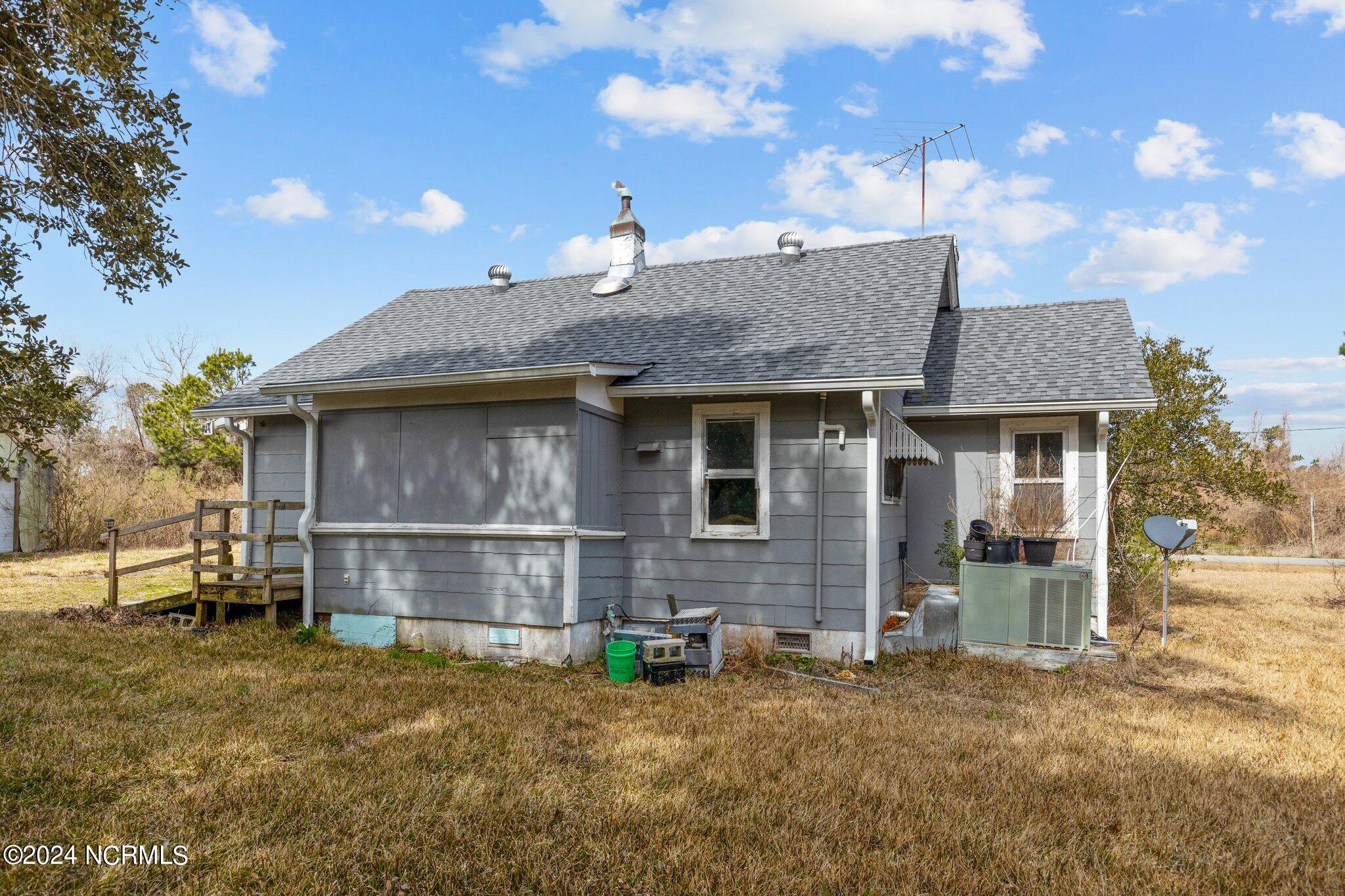 526 Pigott Road Gloucester, NC 28528 - Photo 17 of 25 526 Pigott Rd