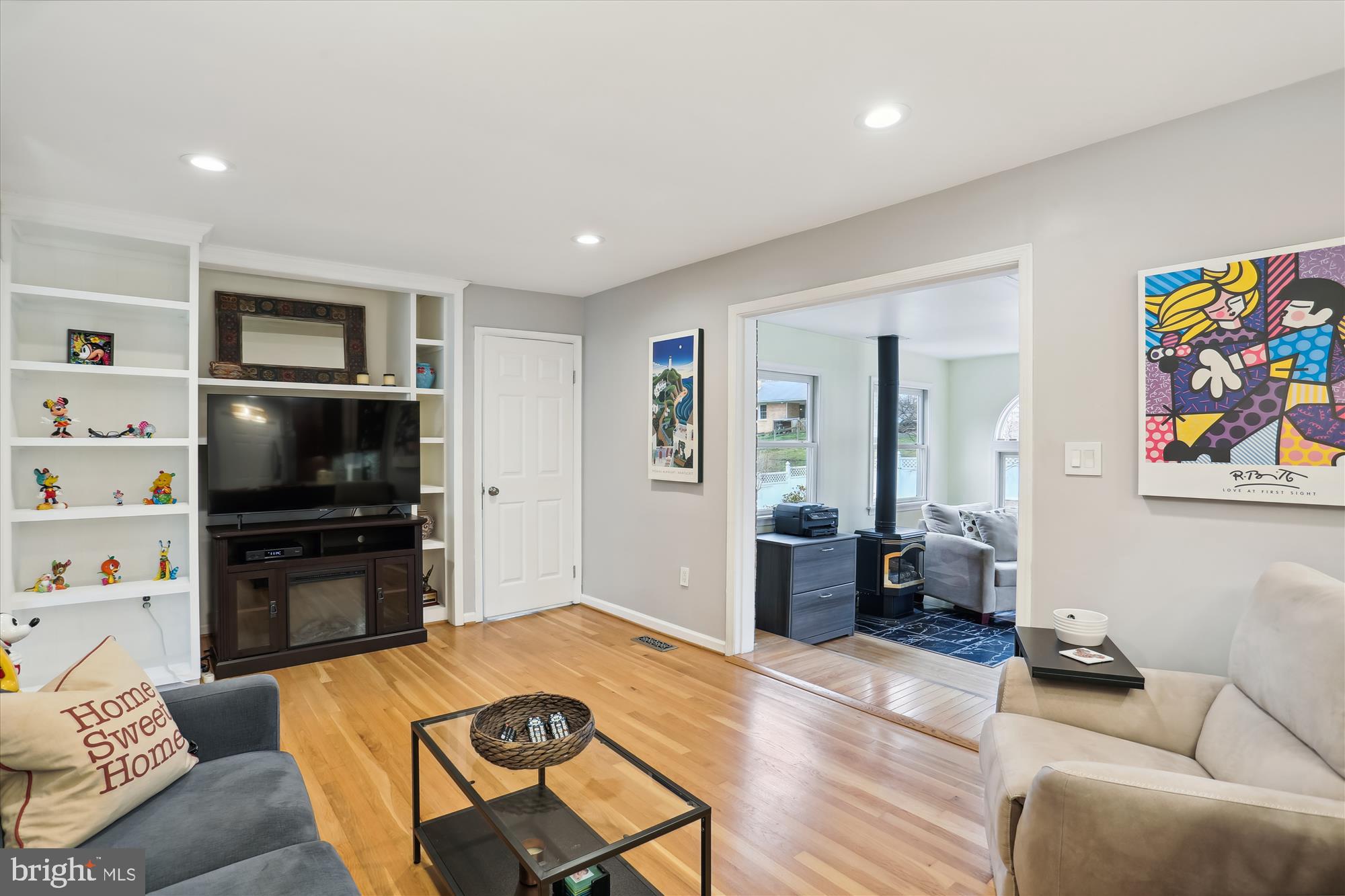 4117 Sir Walter Road Olney, MD 20832 - Photo 14 of 83 Family Room #1 features built-ins!