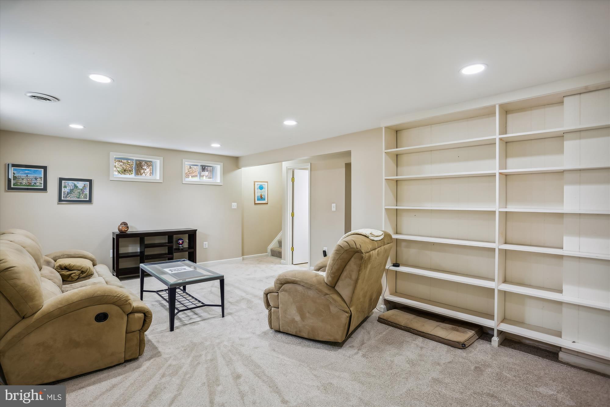 4117 Sir Walter Road Olney, MD 20832 - Photo 33 of 83 Built-ins to display trophies & souvenirs!