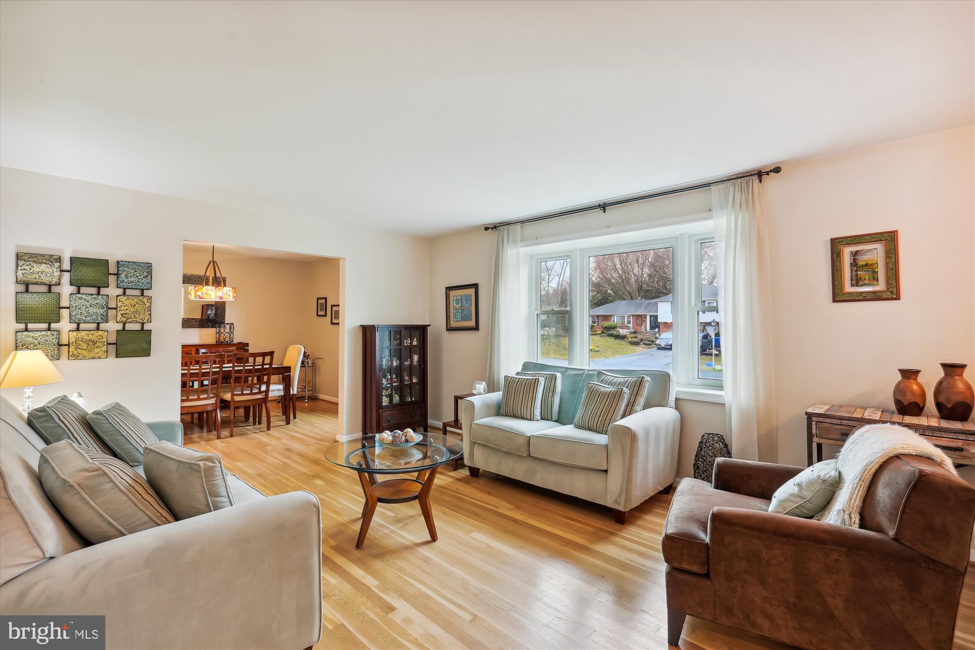 4117 Sir Walter Road Olney, MD 20832 - Photo 5 of 83 Sunny Living Room with boxed bay window