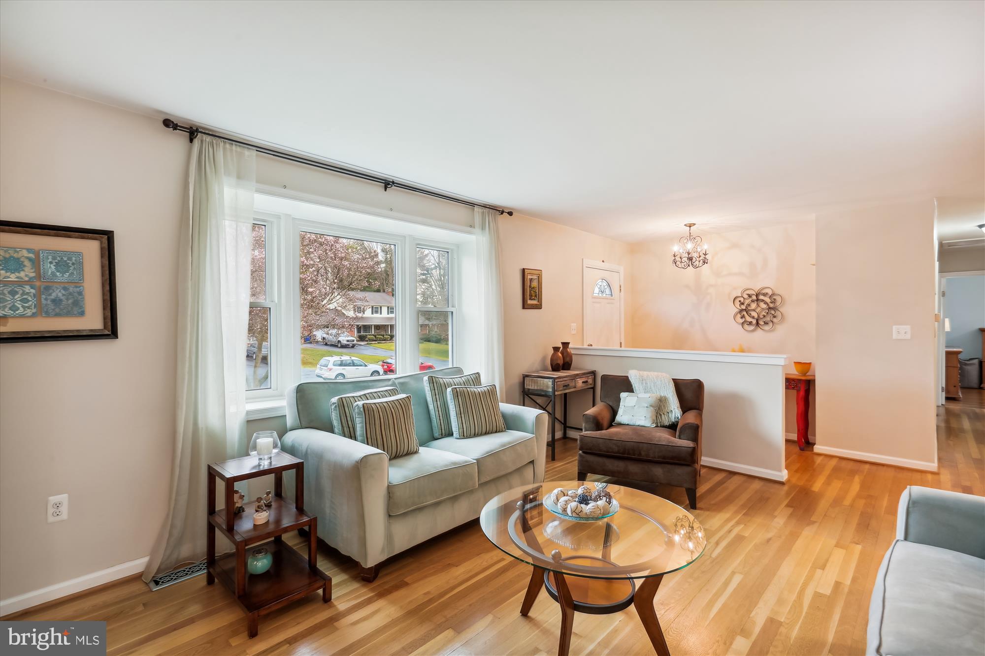 4117 Sir Walter Road Olney, MD 20832 - Photo 6 of 83 Tons of natural light, and hardwood floors