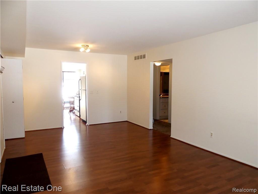 1873 Meadow Dale Court, Unit 9 Rochester, MI 48309 - Photo 3 of 32