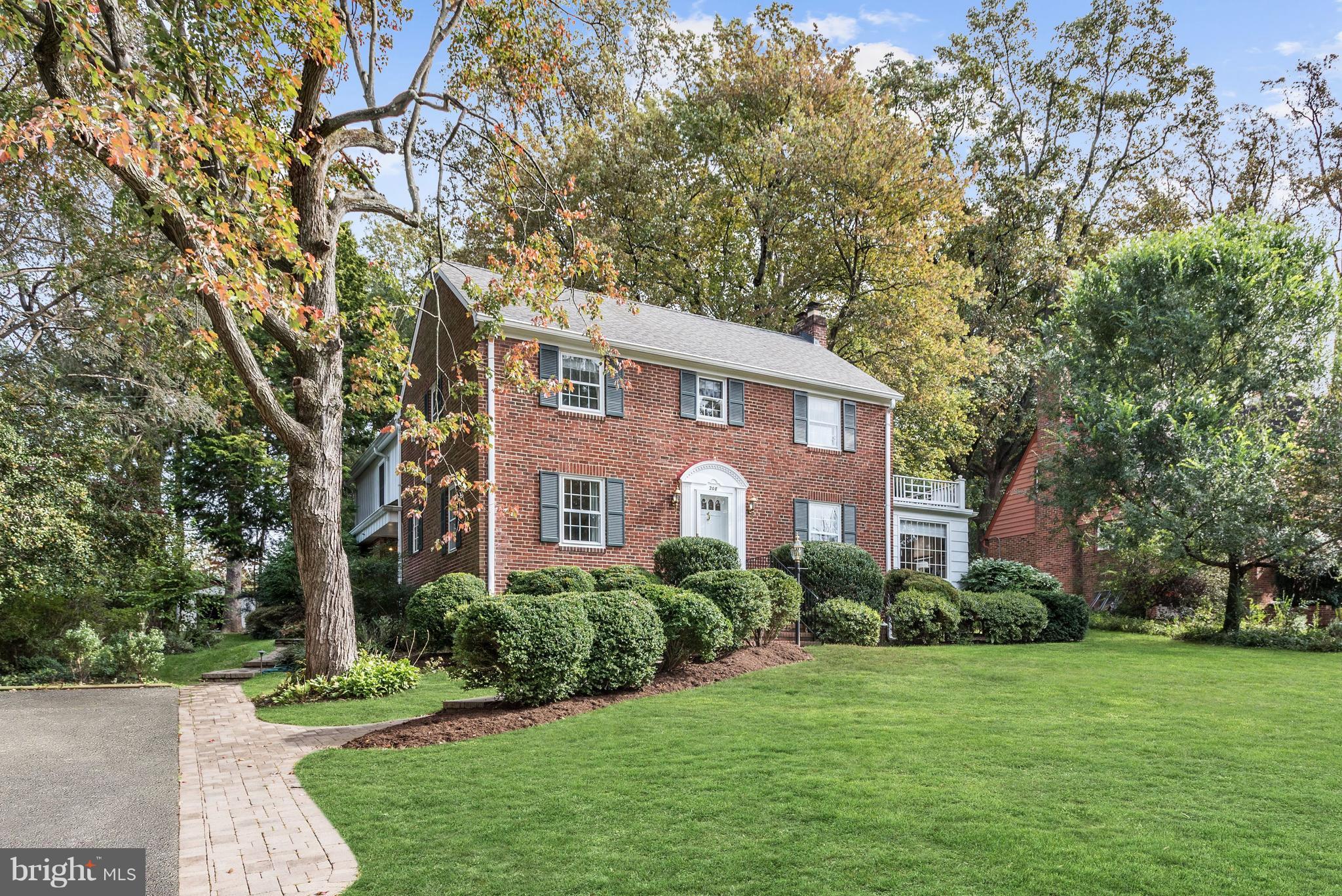208 Buxton Road Falls Church, VA 22046 - Photo 1 of 38 208 Buxton Road