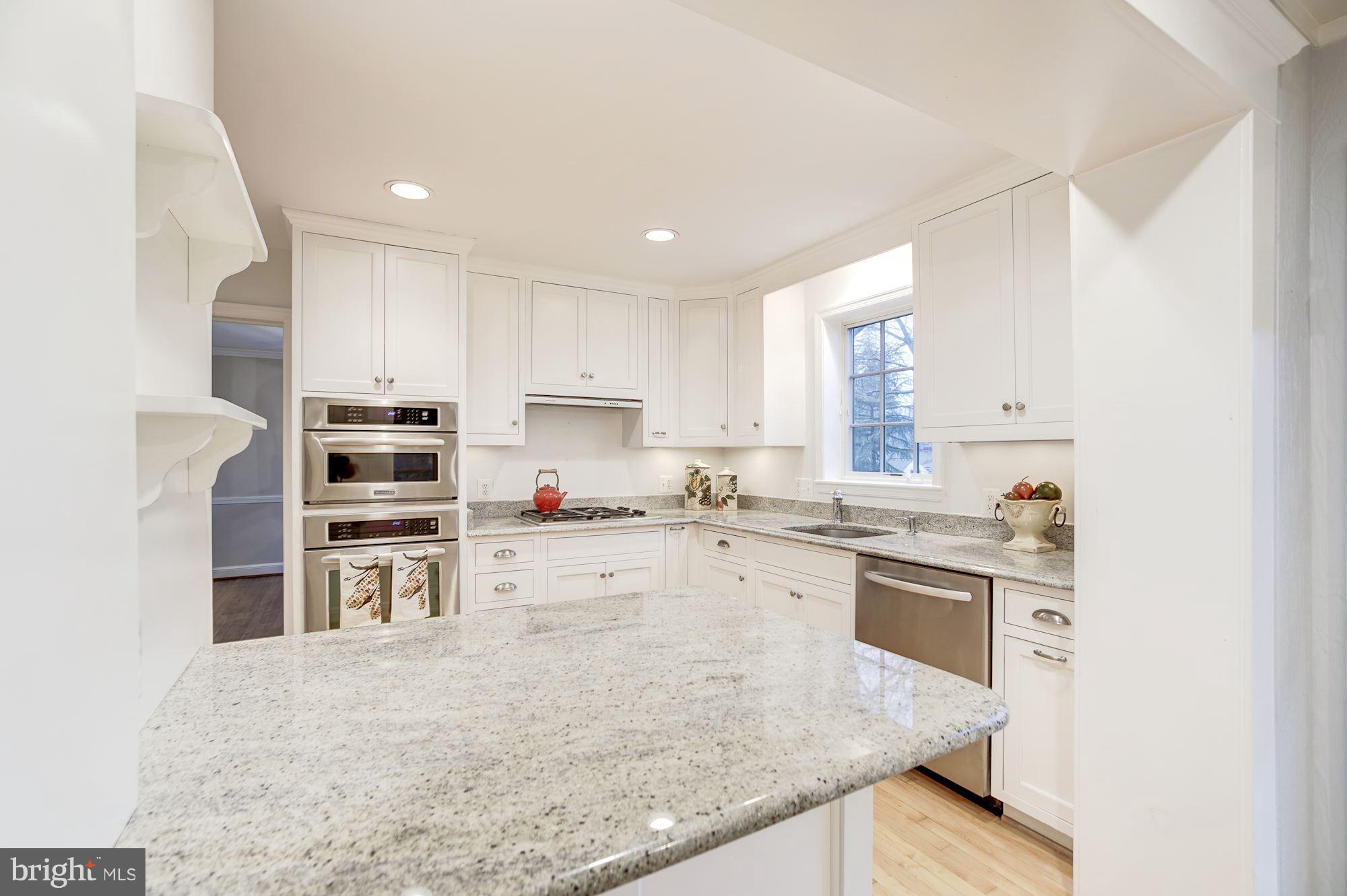 208 Buxton Road Falls Church, VA 22046 - Photo 13 of 38 Kitchen