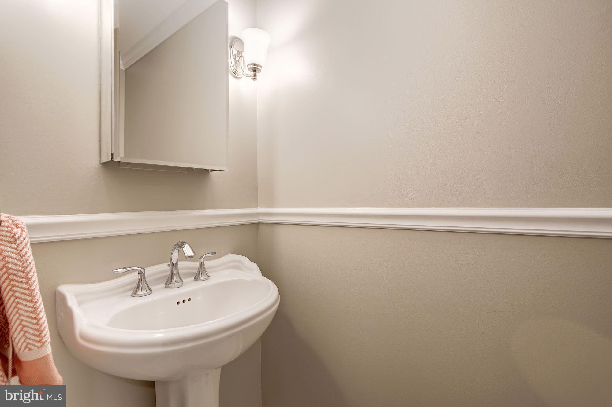 208 Buxton Road Falls Church, VA 22046 - Photo 19 of 38 Powder Room