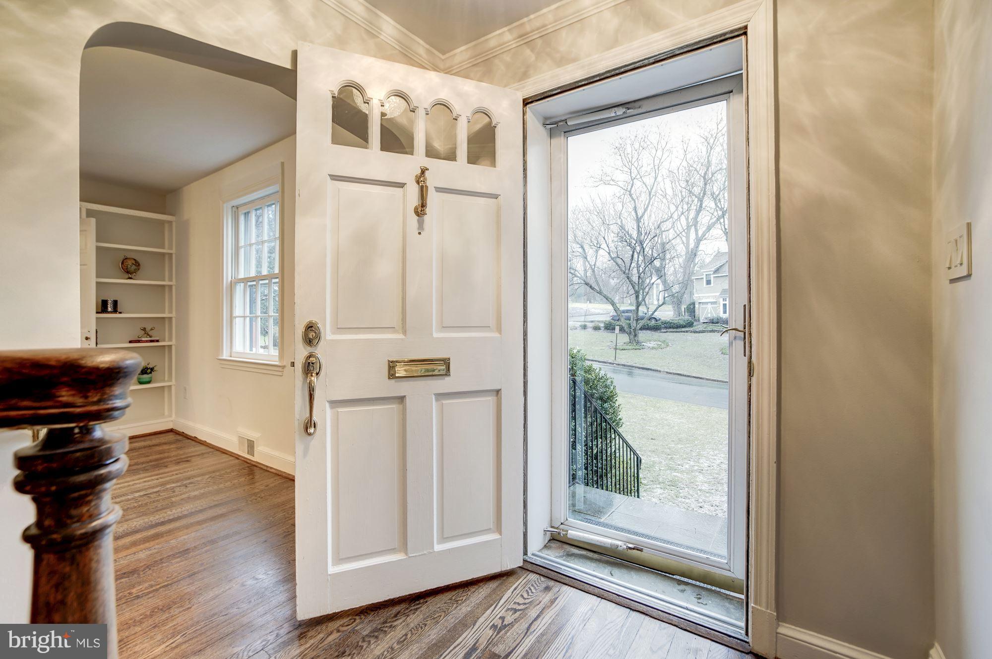 208 Buxton Road Falls Church, VA 22046 - Photo 3 of 38 Welcome Home!