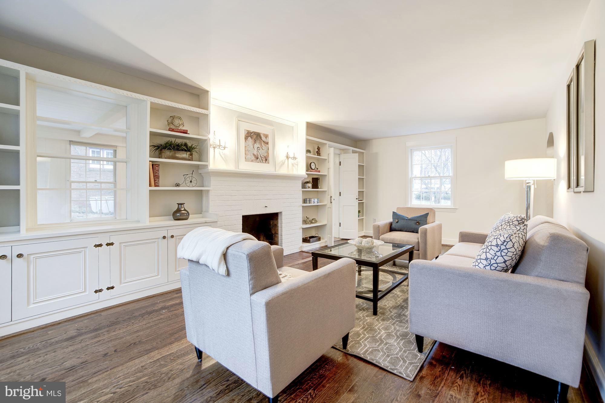 208 Buxton Road Falls Church, VA 22046 - Photo 6 of 38 Living Room