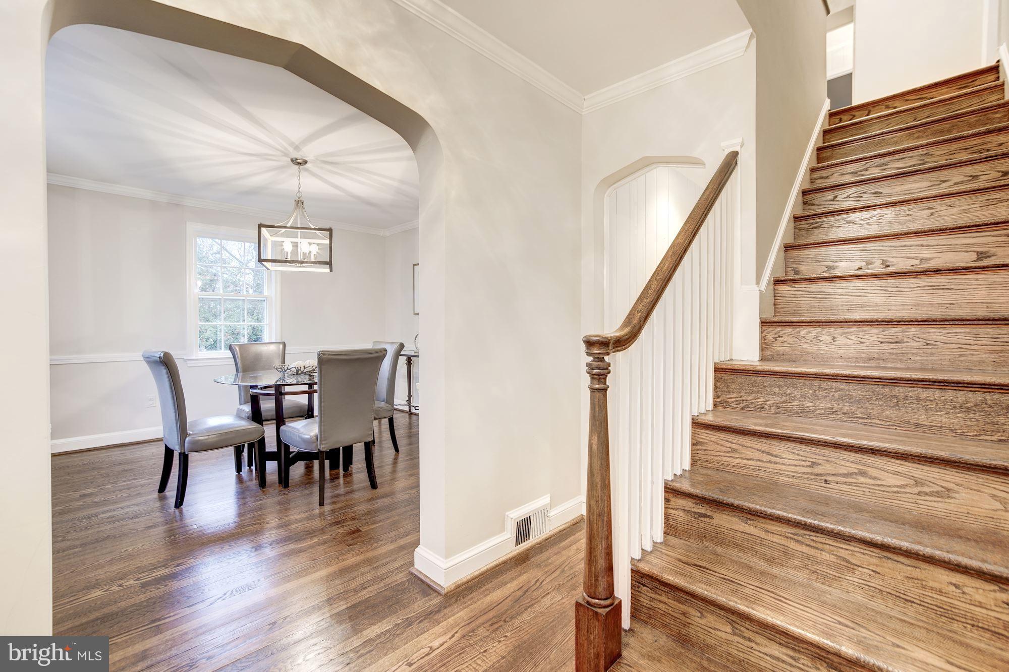 208 Buxton Road Falls Church, VA 22046 - Photo 8 of 38 Foyer
