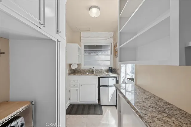 $2,400 | 413 Dahlia Avenue, Unit B, Corona del Mar, CA 92625