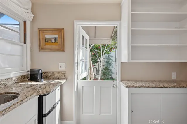 $2,400 | 413 Dahlia Avenue, Unit B, Corona del Mar, CA 92625