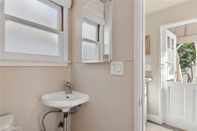 $2,400 | 413 Dahlia Avenue, Unit B, Corona del Mar, CA 92625