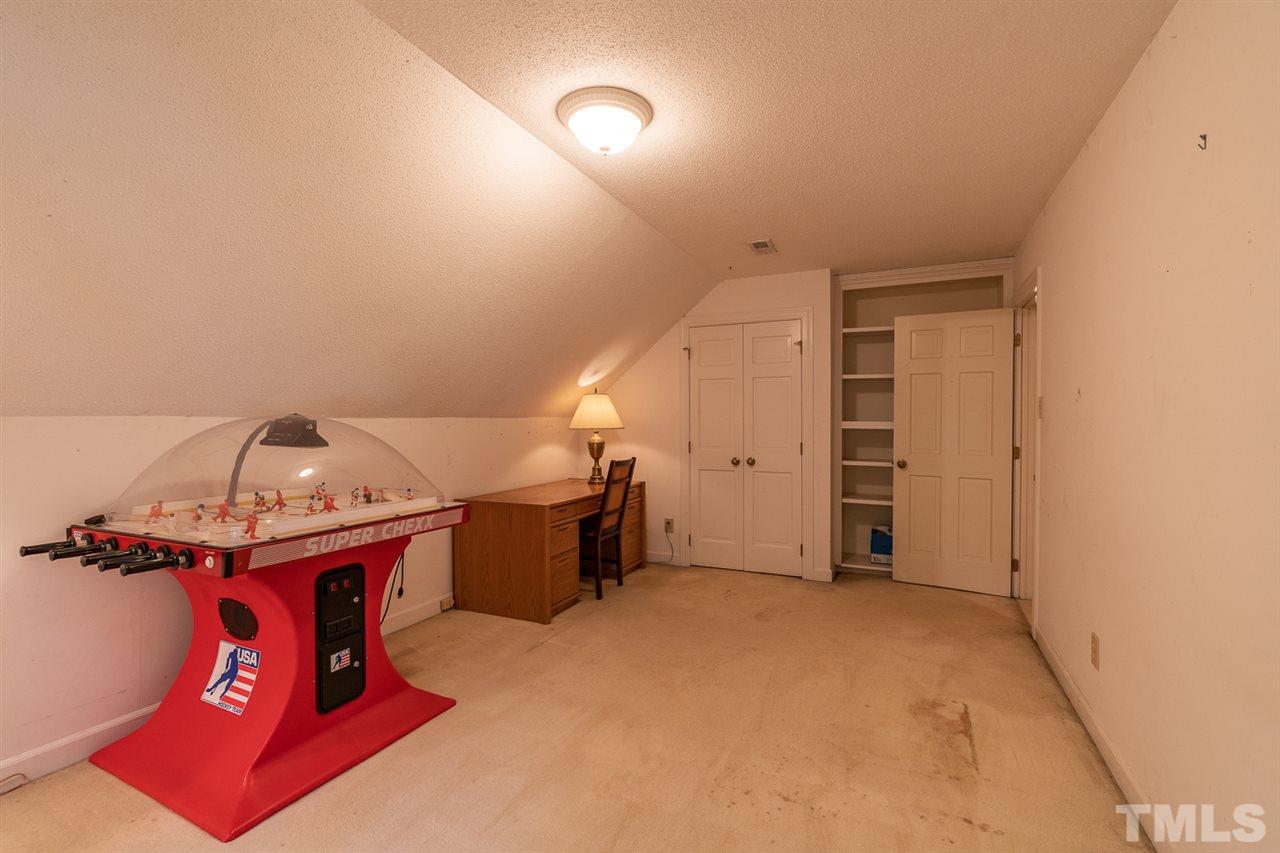 11621 Coachmans Way Raleigh, NC 27614 - Photo 20 of 30 a view of a livingroom with furniture