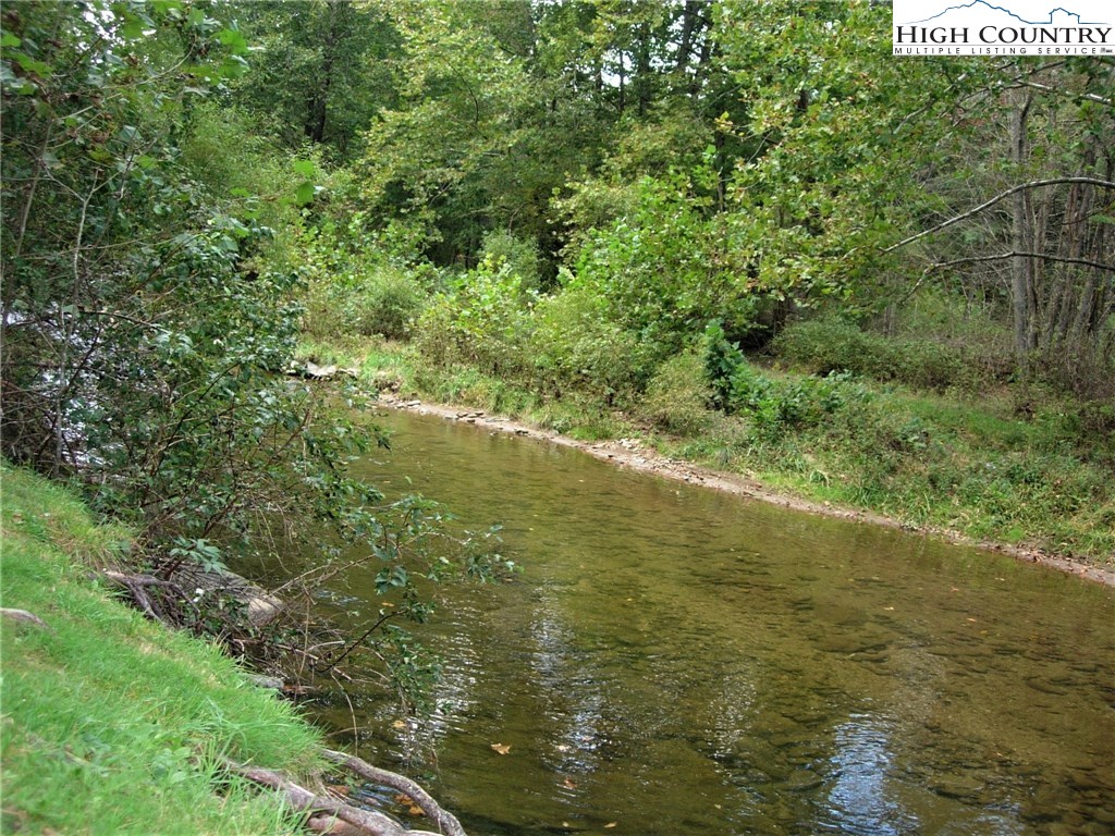 7 East Rivers Edge Boone, NC 28607 - Photo 2 of 19 Gallery Image 2