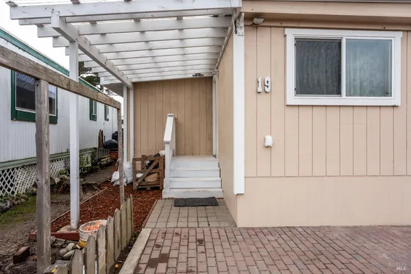 a view of an outdoor space