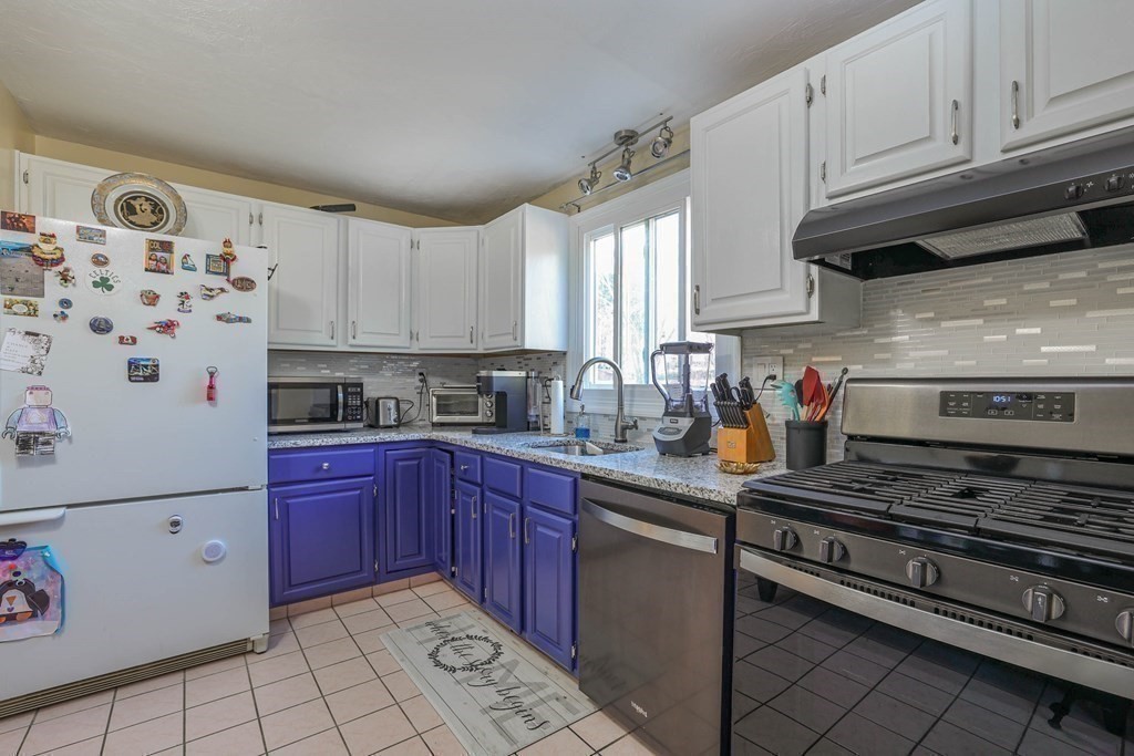 24 Christopher Road, Unit 24 Randolph, MA 02368 - Photo 13 of 41 Gallery Image 13