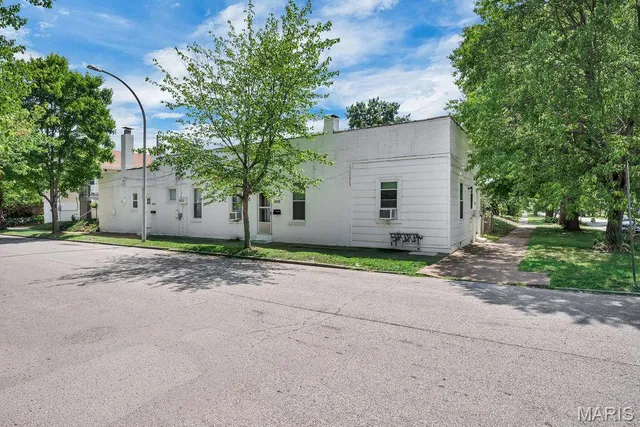 $250,000 | 5632 Leona Street, St. Louis, MO 63116