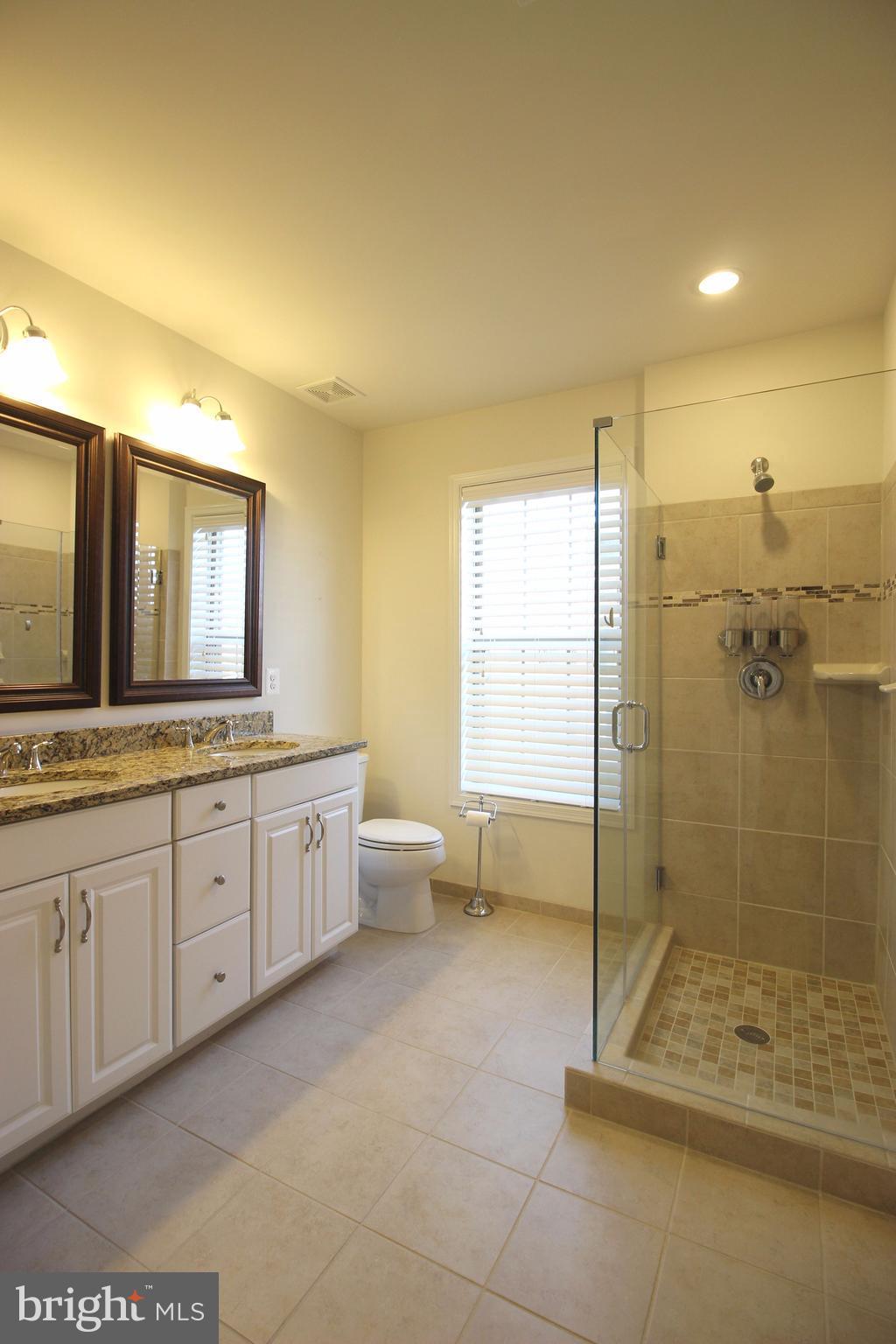 43125 Shore Square Ashburn, VA 20148 - Photo 19 of 26 Bath (Master)