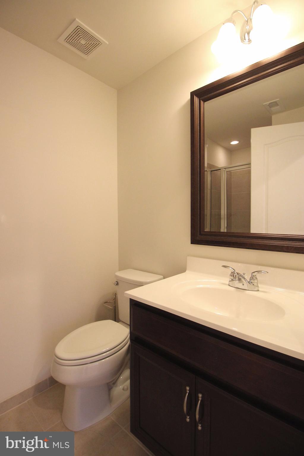 43125 Shore Square Ashburn, VA 20148 - Photo 4 of 26 Downstairs Bathroom