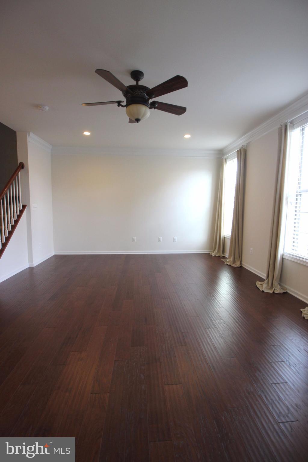 43125 Shore Square Ashburn, VA 20148 - Photo 9 of 26 Living Room