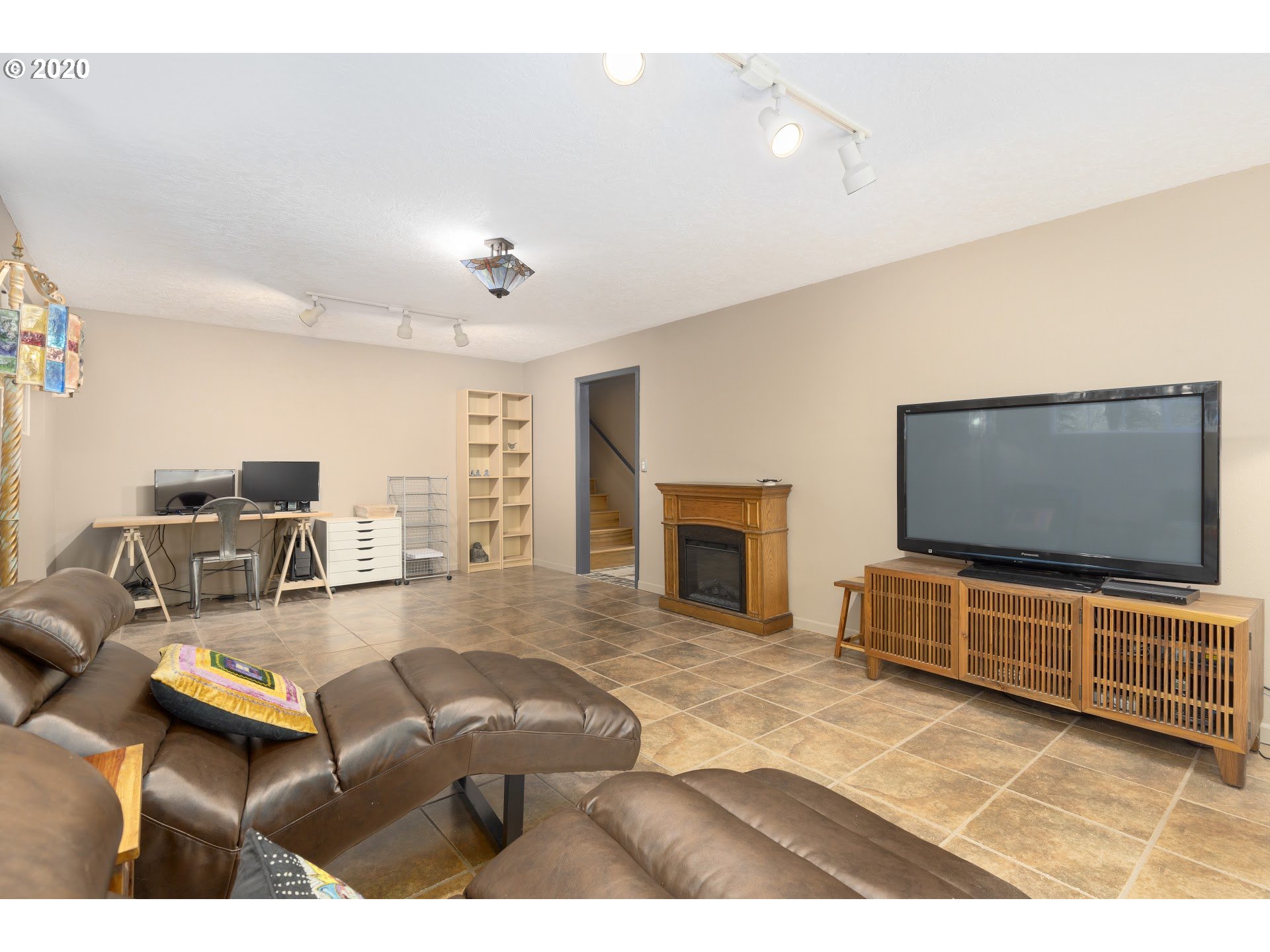 16824 Southwest Inverurie Road Lake Oswego, OR 97035 - Photo 17 of 31 Gallery Image 17