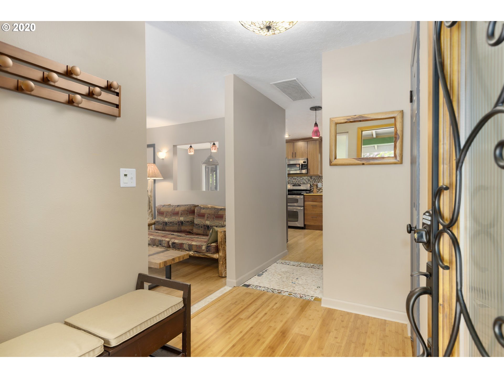16824 Southwest Inverurie Road Lake Oswego, OR 97035 - Photo 3 of 31 Gallery Image 3