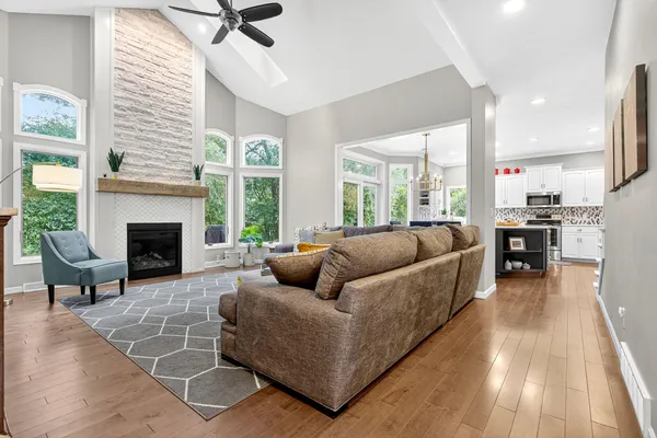 $739,900 | 478 Hawthorne Street, Neenah, WI 54956