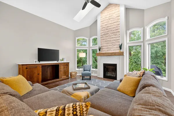 $739,900 | 478 Hawthorne Street, Neenah, WI 54956