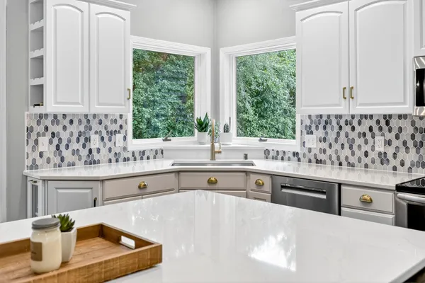 $739,900 | 478 Hawthorne Street, Neenah, WI 54956