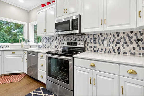 $739,900 | 478 Hawthorne Street, Neenah, WI 54956