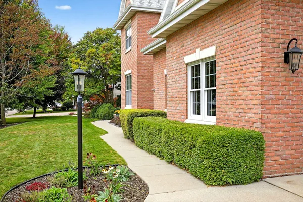 $739,900 | 478 Hawthorne Street, Neenah, WI 54956