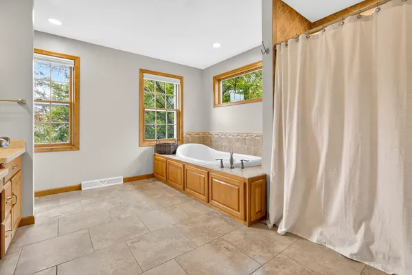 $739,900 | 478 Hawthorne Street, Neenah, WI 54956