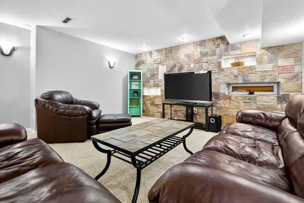 $739,900 | 478 Hawthorne Street, Neenah, WI 54956