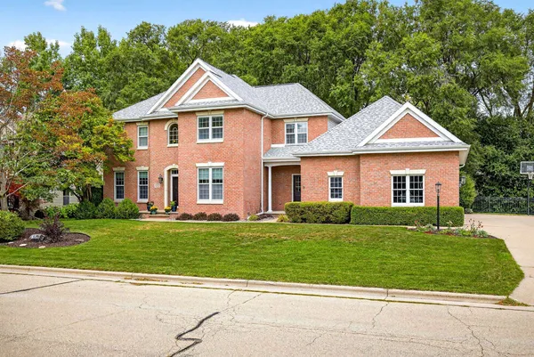 $739,900 | 478 Hawthorne Street, Neenah, WI 54956