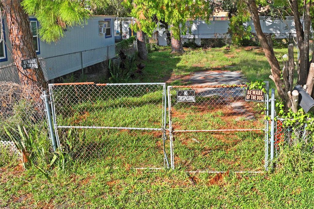 5635 Van Doren Avenue New Port Richey, FL 34652 - Photo 6 of 19