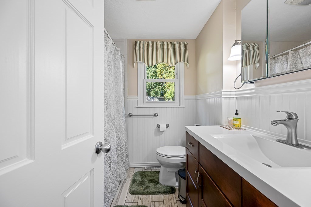 45 Raffaele Road Marlborough, MA 01752 - Photo 11 of 34 Gallery Image 11