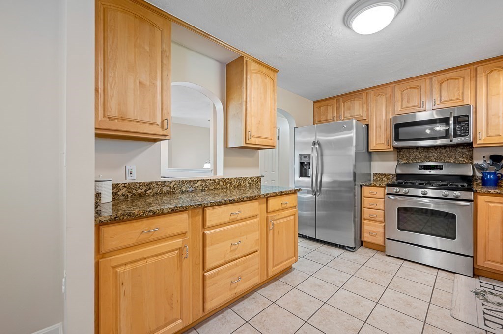 45 Raffaele Road Marlborough, MA 01752 - Photo 8 of 34 Gallery Image 8