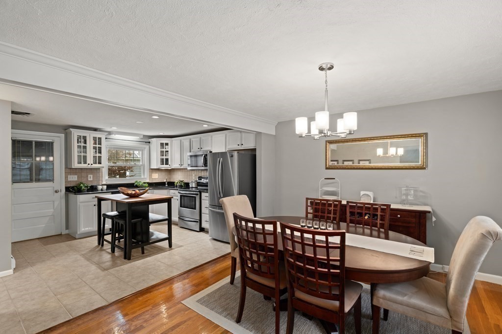 100 Shady Hill Road Newton, MA 02461 - Photo 4 of 26 Gallery Image 4