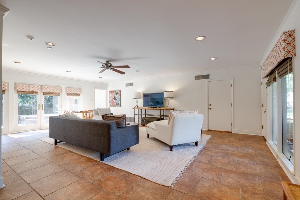 359 Roseland Place Memphis, TN 38111 - Photo 12 of 38