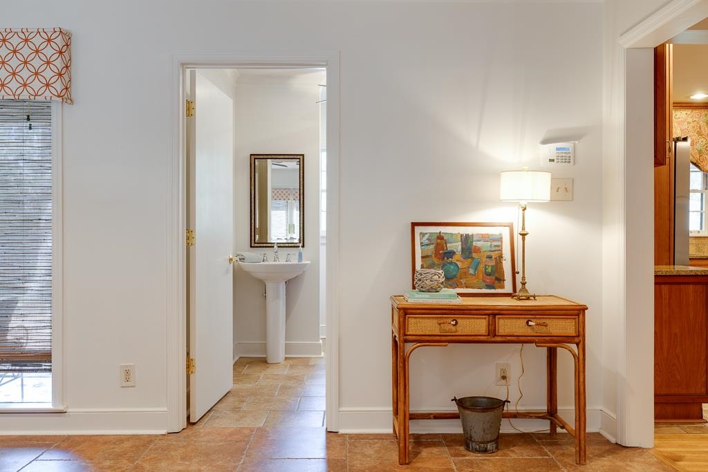 359 Roseland Place Memphis, TN 38111 - Photo 17 of 38