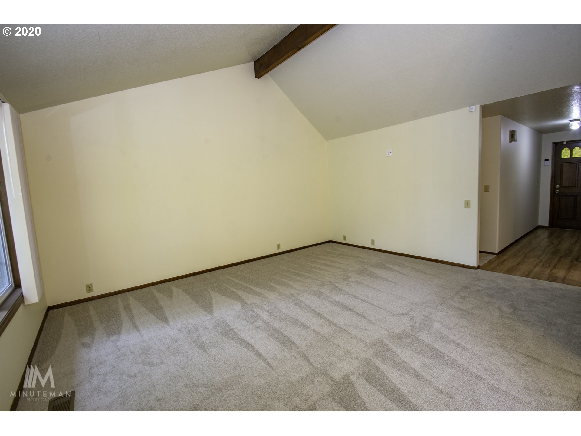 13195 Southwest Weir Road Beaverton, OR 97008 - Photo 9 of 32 Gallery Image 9