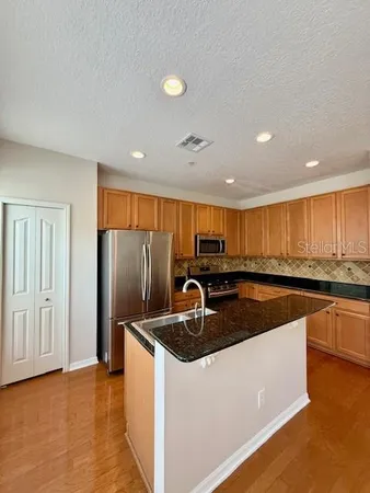 $2,950 | 2947 Pointeview Drive, Tampa, FL 33611