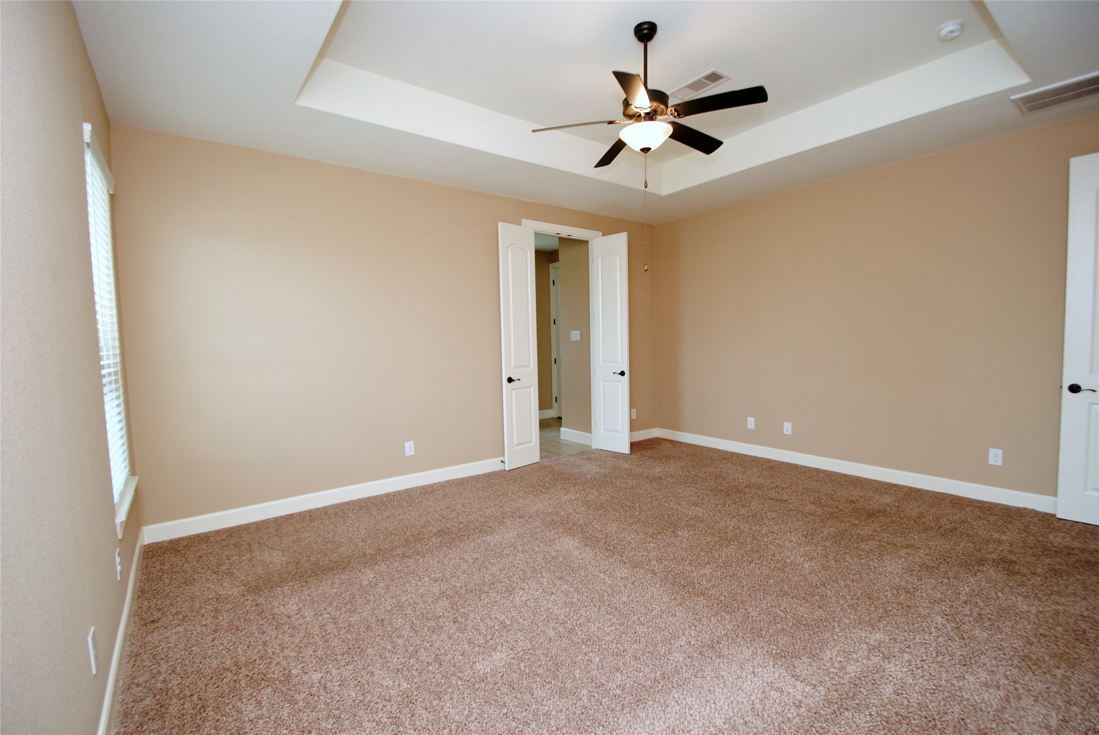 2803 Quartz Rdg Drive Rosharon, TX 77583 - Photo 18 of 44 Primary Suite