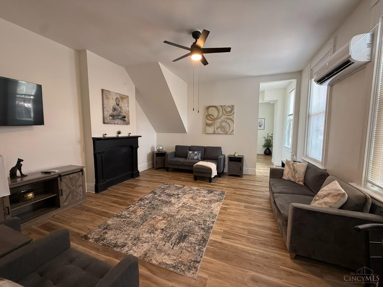 1312 Spring Street, Unit 2 Cincinnati, OH 45202 - Photo 12 of 33 Gallery Image 12