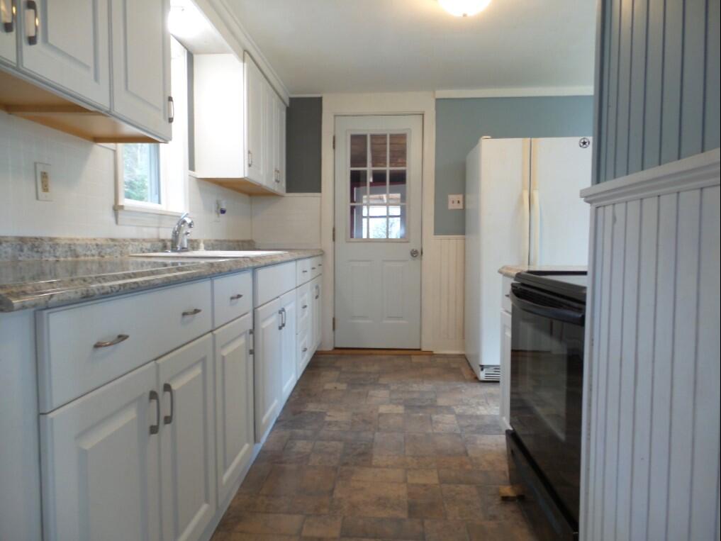 660 Unity Road Waterville, ME 04901 - Photo 4 of 24 Kitchen