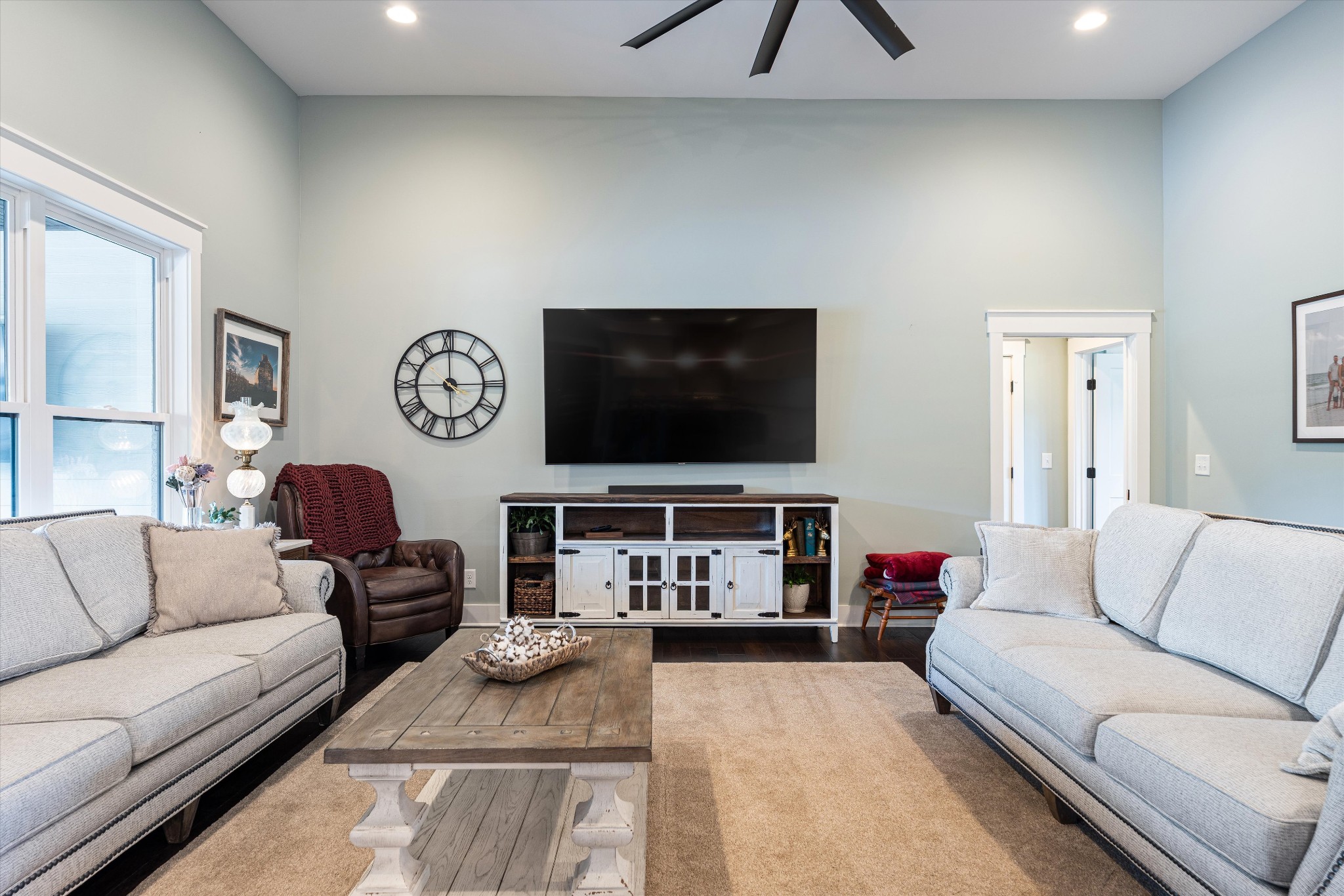 420 Fite Road Watertown, TN 37184 - Photo 26 of 76 a living room with furniture and a flat screen tv